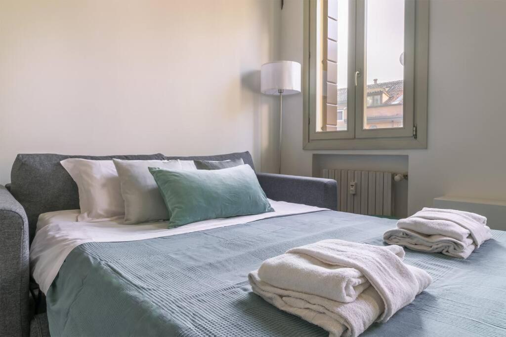Enjoy Home - Studio Vicino Al Teatro Verdi Padova Bagian luar foto