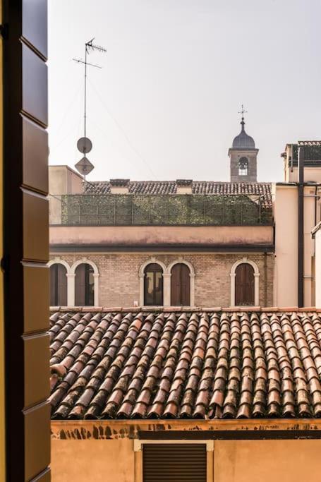 Enjoy Home - Studio Vicino Al Teatro Verdi Padova Bagian luar foto